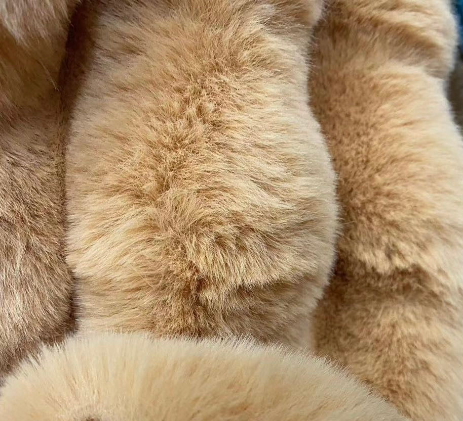 Faux fur throw blanket (Small)